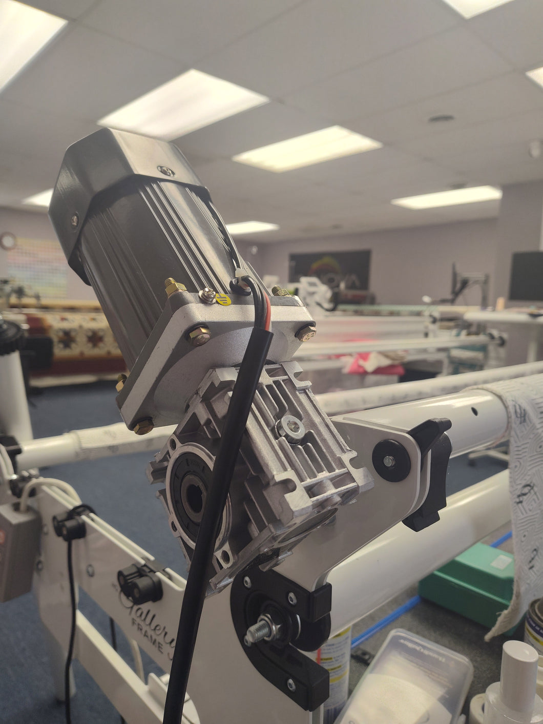 Quiltoff Motorized Quilt Frame Roller Kit – Compatible with HQ Gallery² Frame
