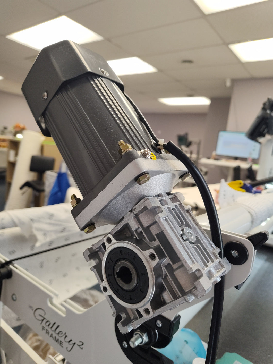 Quiltoff Motorized Quilt Frame Roller Kit – Compatible with HQ Gallery² Frame