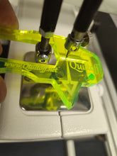 Load image into Gallery viewer, Needle guider. Longarm needle setting/positioning tool. 2 pieces in package.
