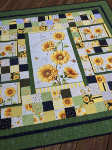 Gorgeous Sunflower Quilt, queen size, handmade, heirloom