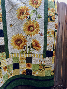 Gorgeous Sunflower Quilt, queen size, handmade, heirloom